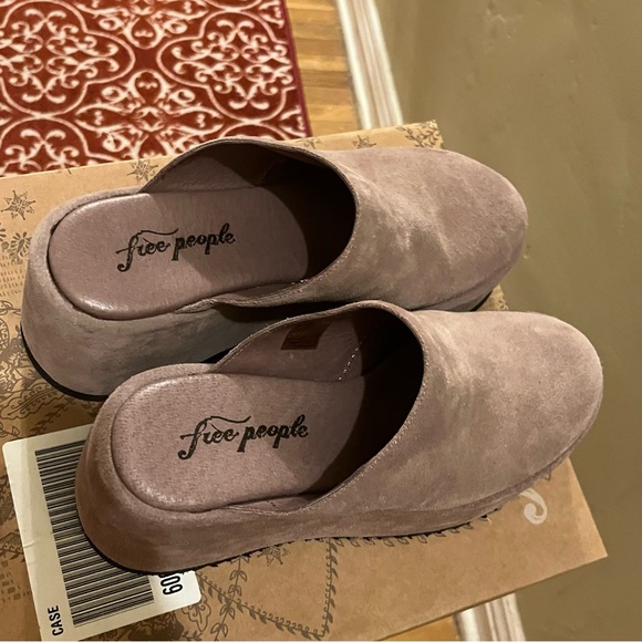 Free People Avery Closed Toe Platform Wedge Mule Clog - Picture 4 of 8